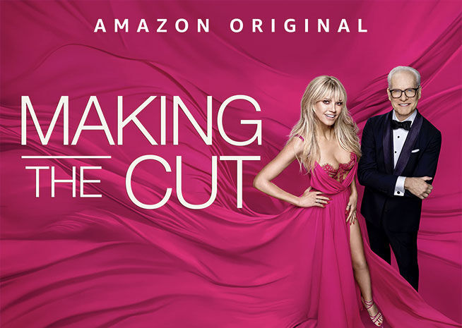 Image promotionnelle pour 'Making the Cut', avec des présentateurs iconiques en tenue de soirée devant un fond rose vif.