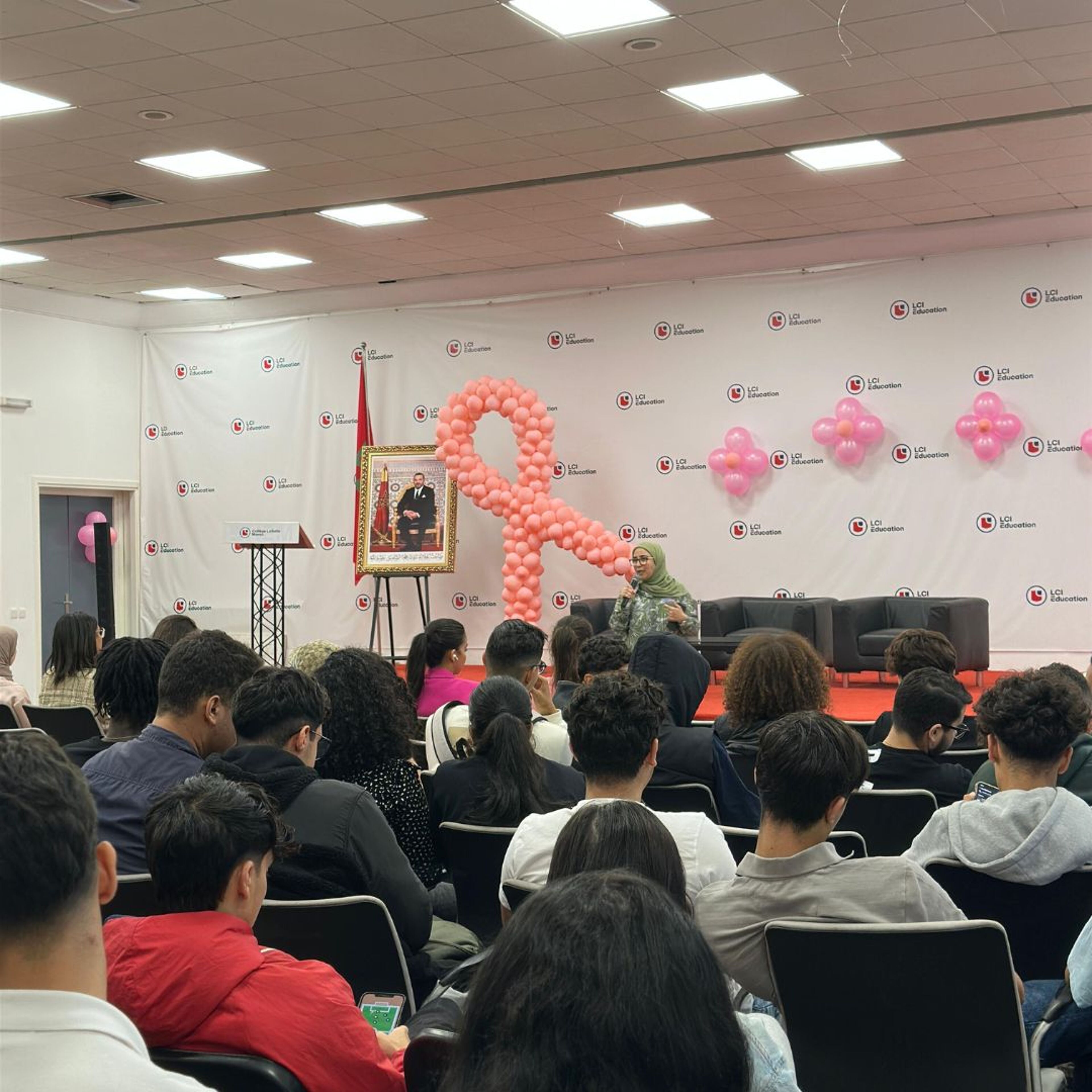 Conférence de sensibilisation au cancer du sein à LCI Éducation